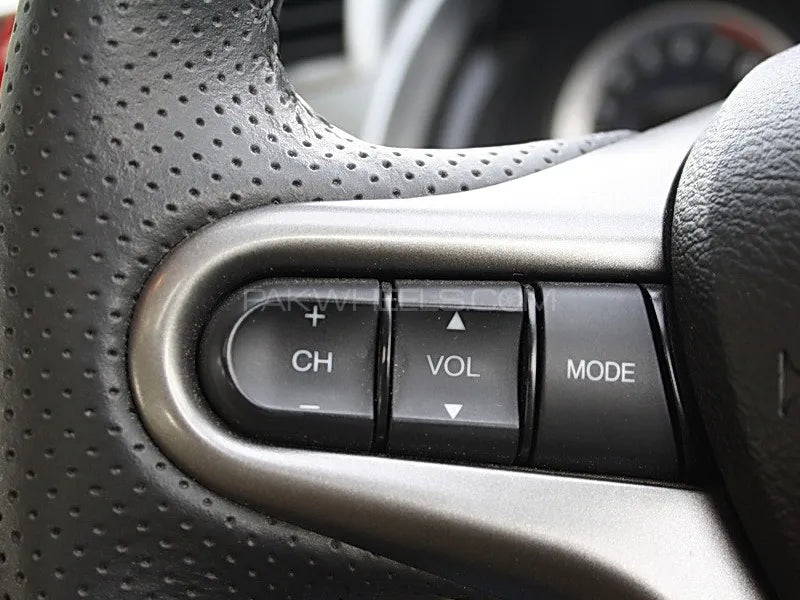 Honda Civic Reborn 2006-2012 Multimedia Steering Wheel Audio Control Buttons Pakistan – CrazzyCars.pk